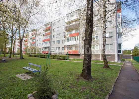 Miesto centrinėje dalyje parduodamas tvarkingas 2 kambarių butas Putinų g. 10, Šiauliuose