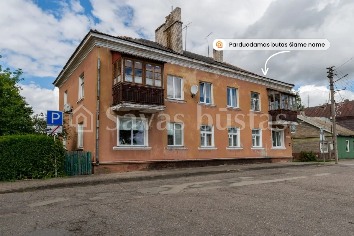 Parduodamas 2 kambarių butas Vabalninko centre, šalia bažnyčios, Žolinės aikštė 17, Biržų r.