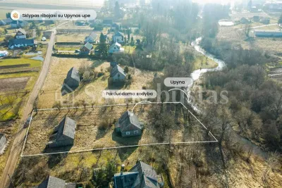 Išskirtinėje vietoje, ant upės kranto parduodama sodyba su 25,35 arų sklypu, Telšiu rajone, Kaunatavoje, Dvaro g. 3 (nuotrauka 2)