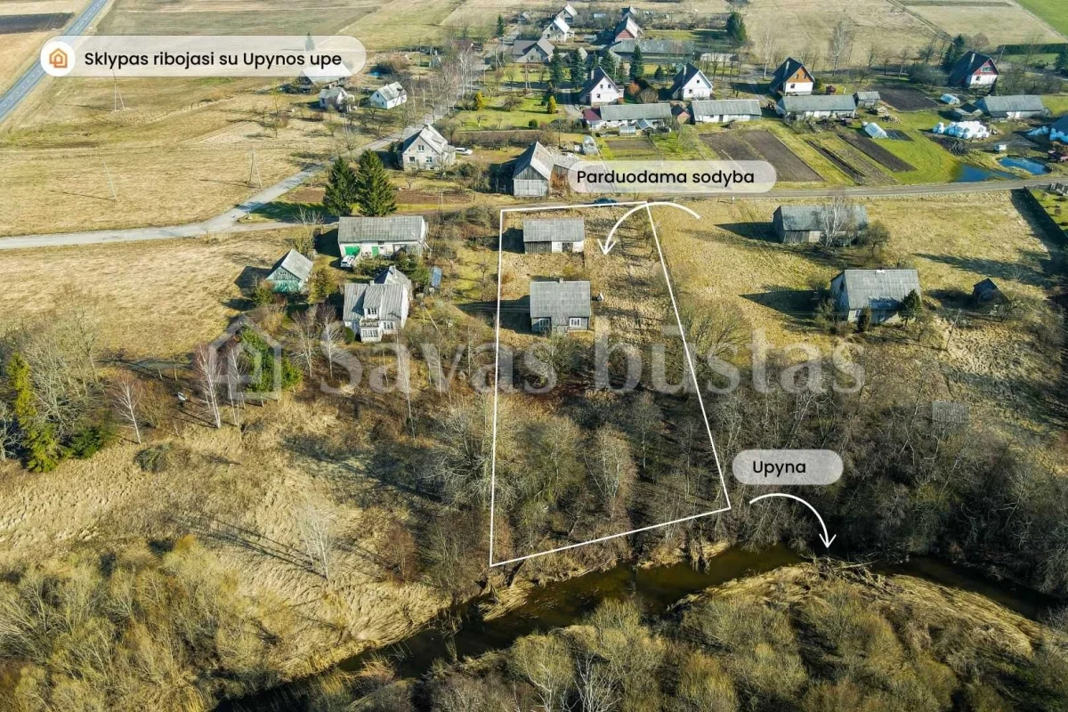 Išskirtinėje vietoje, ant upės kranto parduodama sodyba su 25,35 arų sklypu, Telšiu rajone, Kaunatavoje, Dvaro g. 3