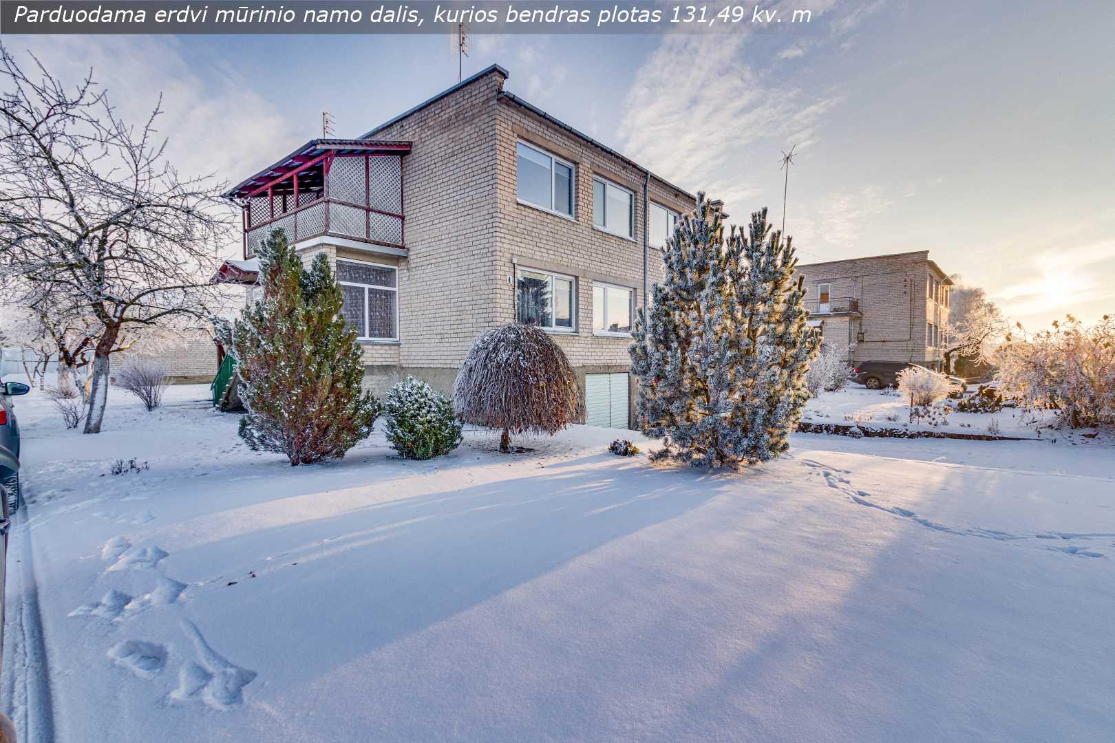Parduodama erdvi mūrinio namo dalis su sklypo dalimi Gataučių k., Naujoji g., Joniškio r.