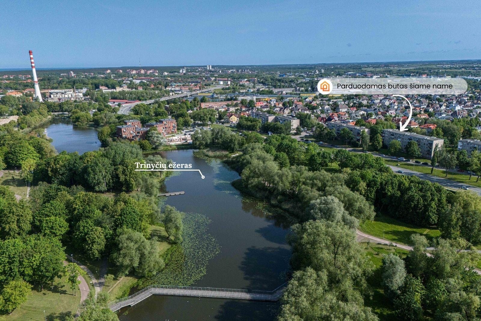 Parduodamas 2 kambarių butas strategiškai patogioje vietoje – Mokyklos g. 17, Klaipėdoje