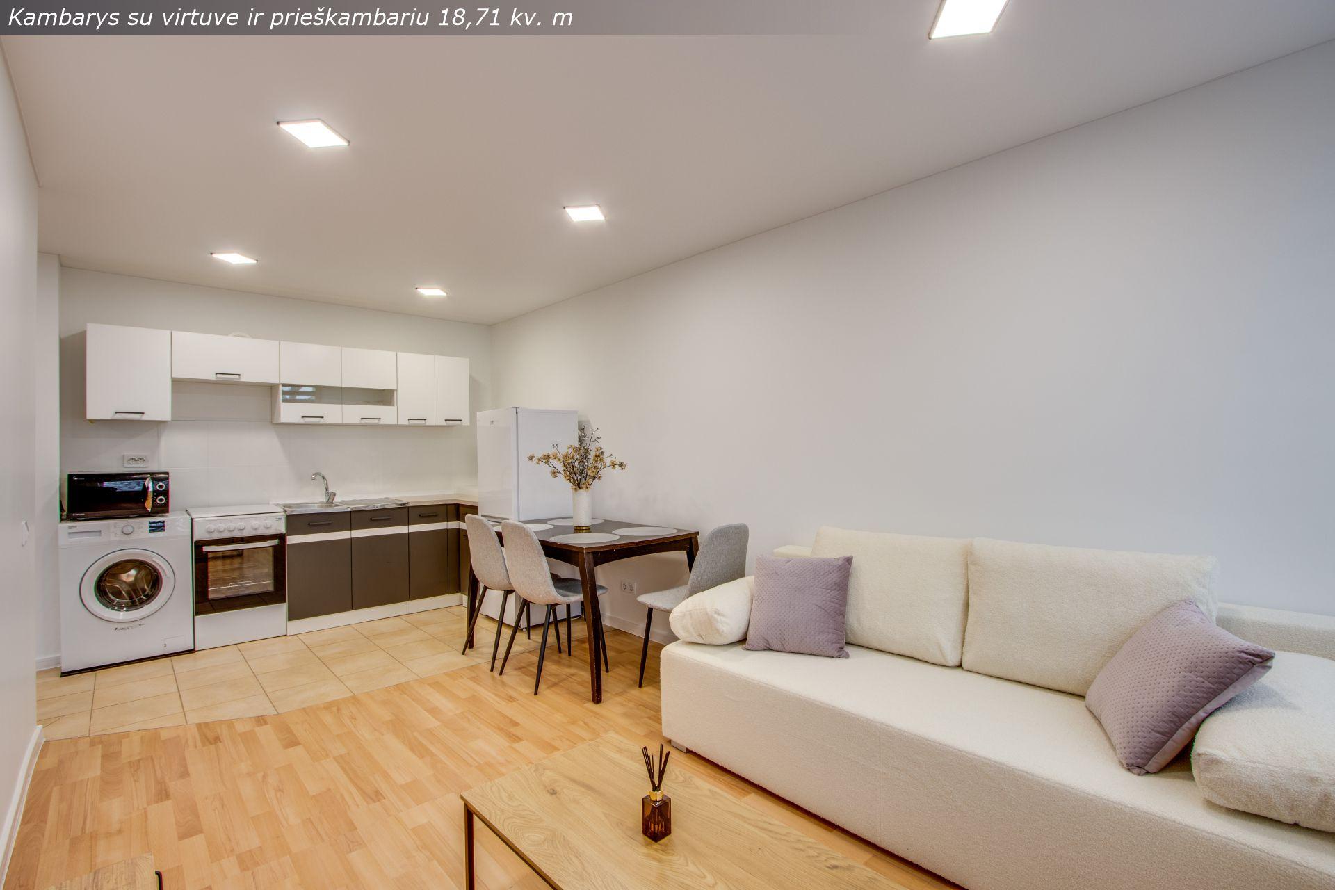 Parduodamas jaukus, tvarkingas 2 kambarių butas bendrabučio tipo name Žemaitės g. 104, Šiauliai.