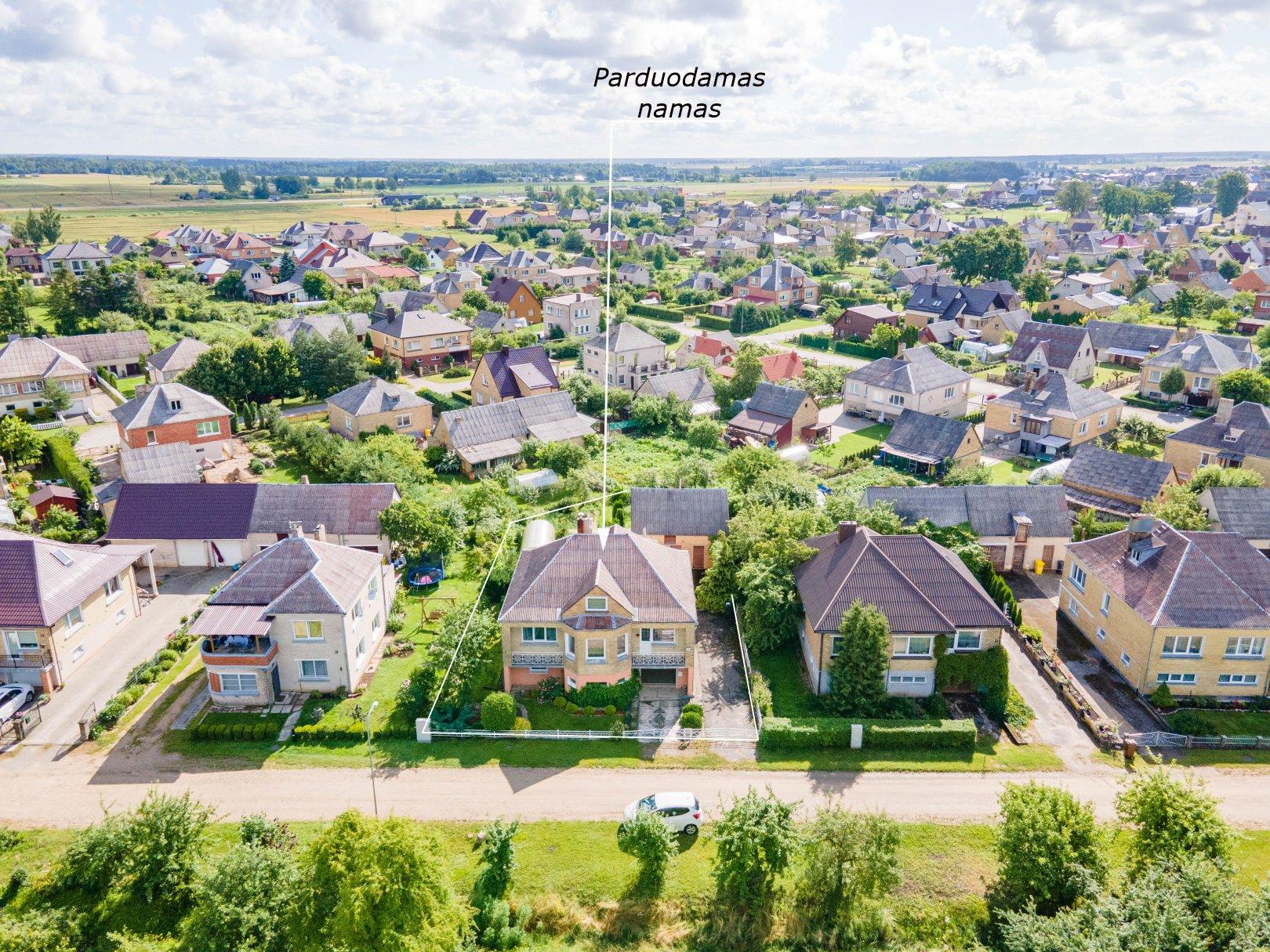 Parduodamas labai ramioje vietoje, mūrinis namas Kuršėnuose, Mažeikių g. 10