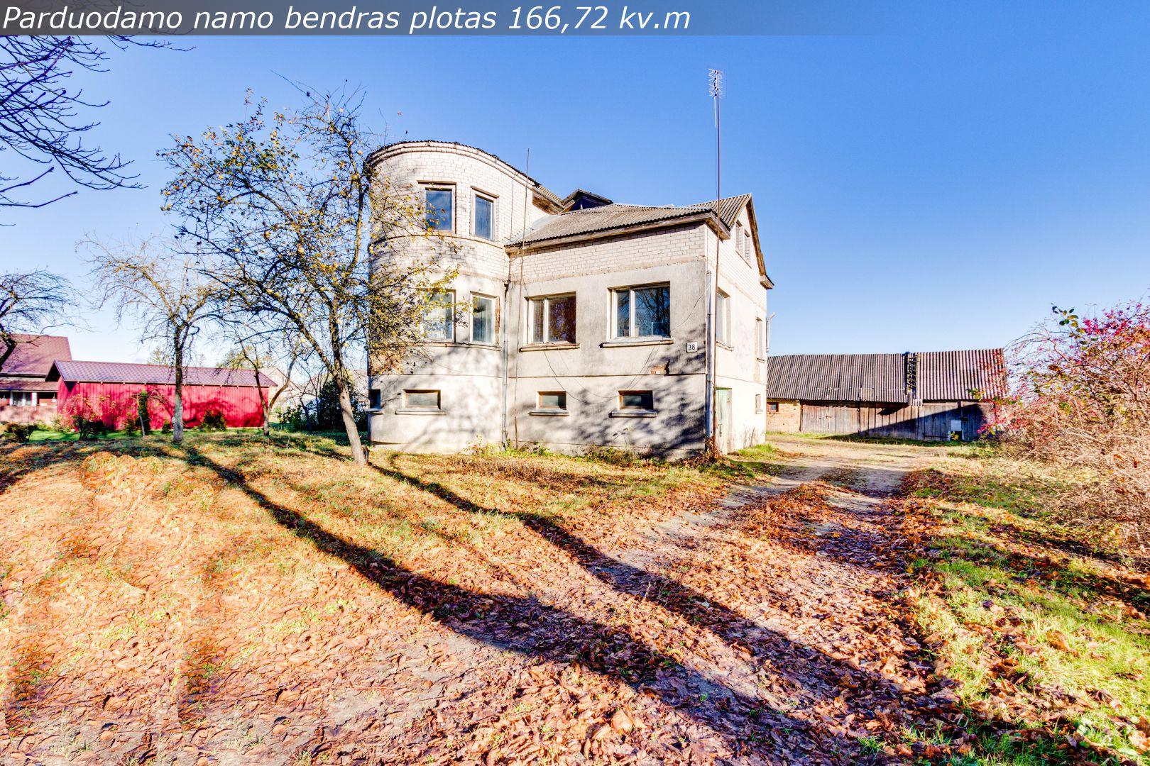 Parduodamas mūrinis namas su 44,56 arų žemės sklypu Sidabravo mstl., Radviliškio r.