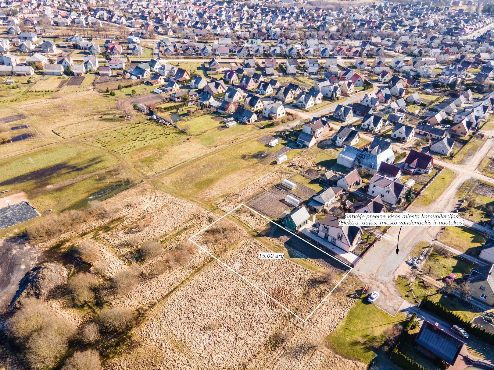 Parduodamas namų valdos sklypas su šalia esančiomis visomis miesto komunikacijomis A. Vienuolio g. 24, Kuršėnai.