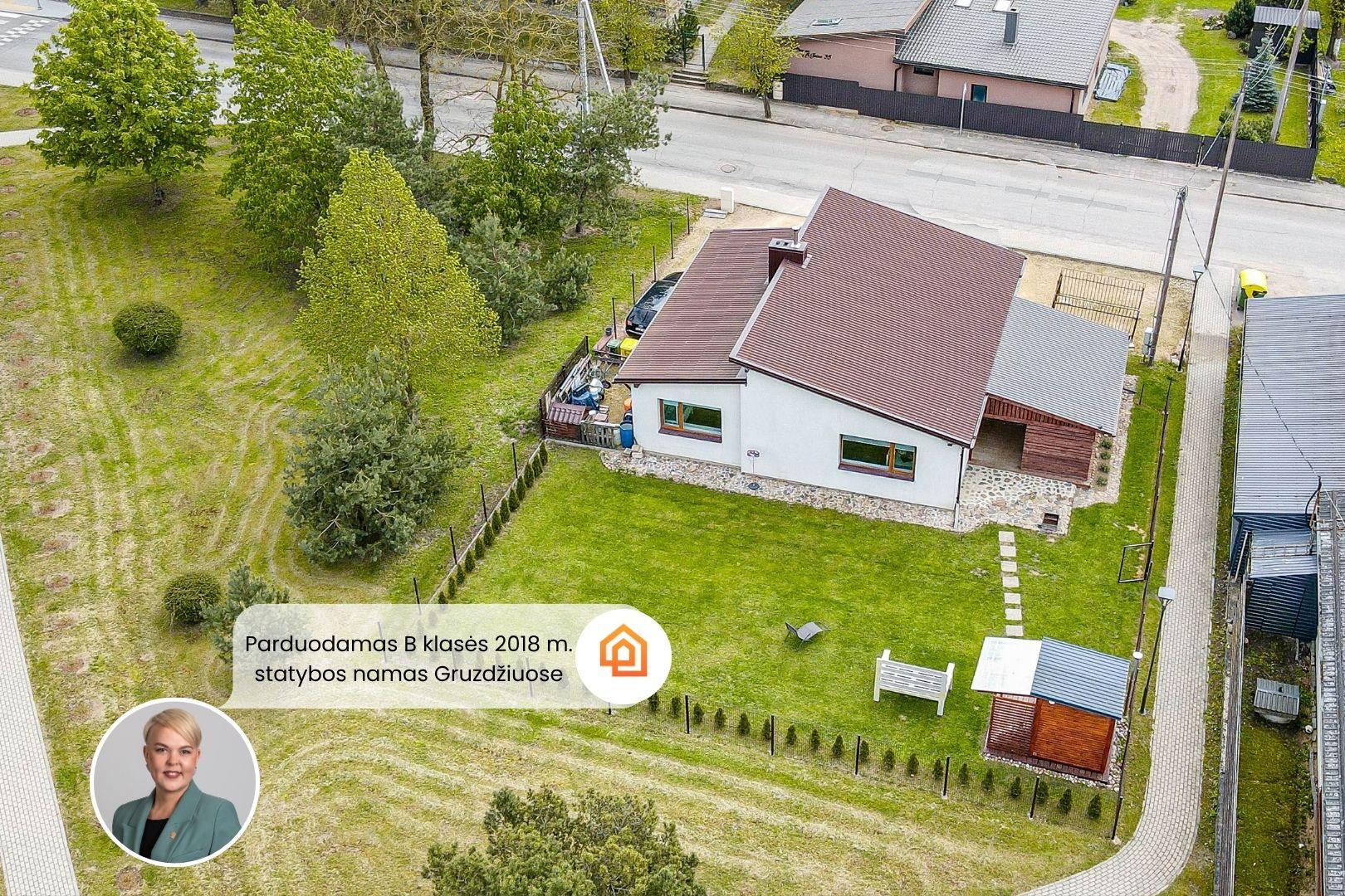 Parduodamas B klasės optimalaus dydžio mūrinis 2018 metų statybos namas Šiaulių r., Gruzdžiuose, S. Dariaus ir S. Girėno g. 36