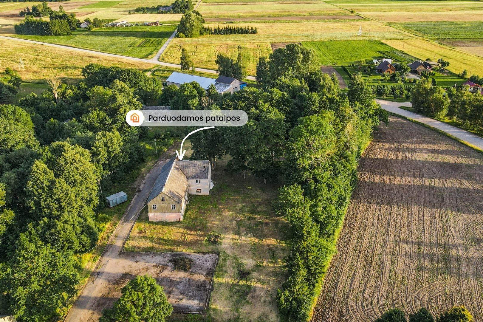 Parduodamos 398 kv.m. patalpos Bugenių k. Mažeikių r. su 48,80 a. sklypu
