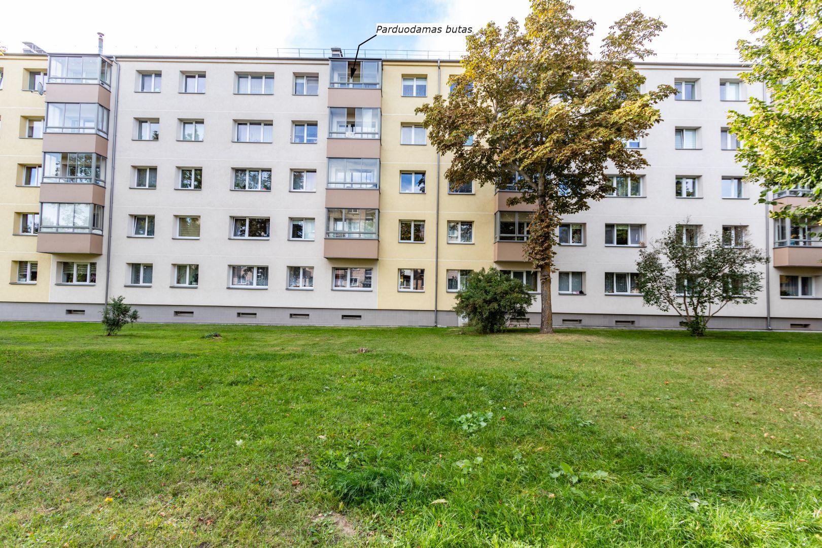 Renovuotame name parduodamas 2 kambarių butas Vytauto g. 63, Šiauliai.