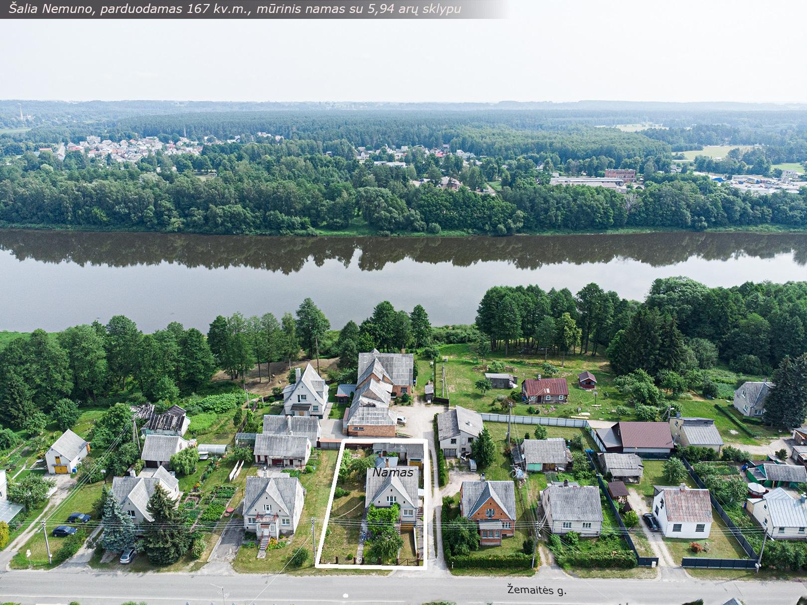 Šalia Nemuno, parduodamas mūrinis namas su 5,94 arų sklypu, Žemaitės g., Prienai.