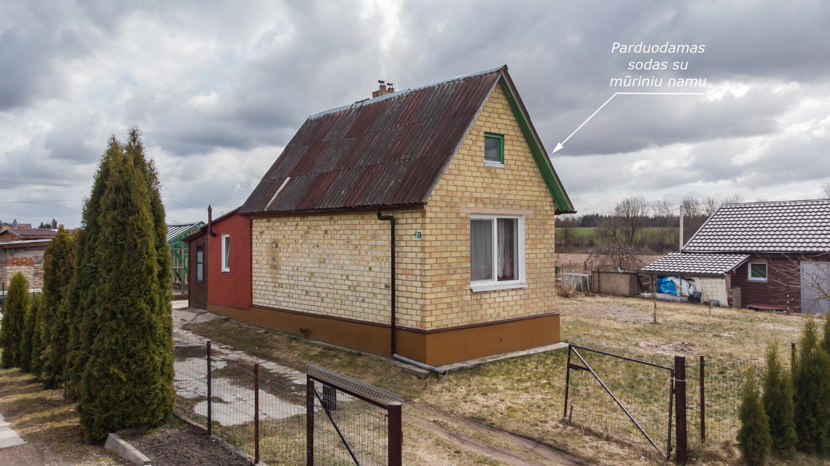 Tvarkingas sodo sklypas su gyvenamuoju mūriniu namu SB “Ventos pakrantė”, Kuršėnuose, Kiškių g.21, Šiaulių r.
