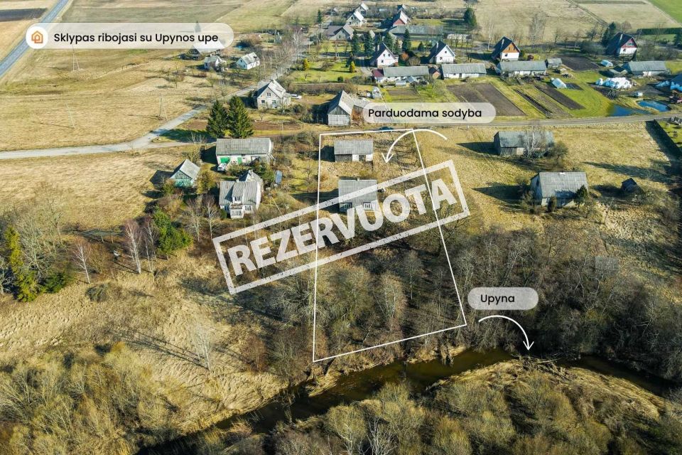 I&scaron;skirtinėje vietoje, ant upės kranto parduodama sodyba su 25,35 arų sklypu, Tel&scaron;iu rajone, Kaunatavoje, Dvaro g. 3