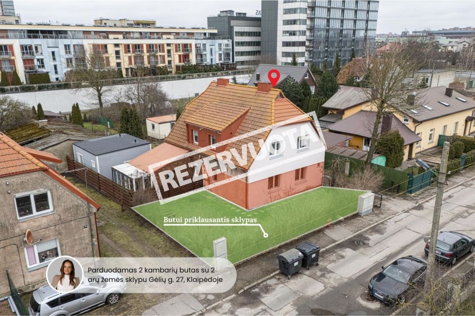 Parduodamas 2 kambarių butas su privačiu žemės sklypu Gėlių g. 27, Klaipėdoje