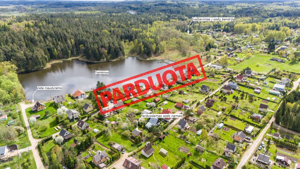 Kurtuvėnų regioniniame parke, Alyvų g. 24, Linartų kaime, &Scaron;iaulių r., parduodamas sodo namas su 6,32 arų sklypu.