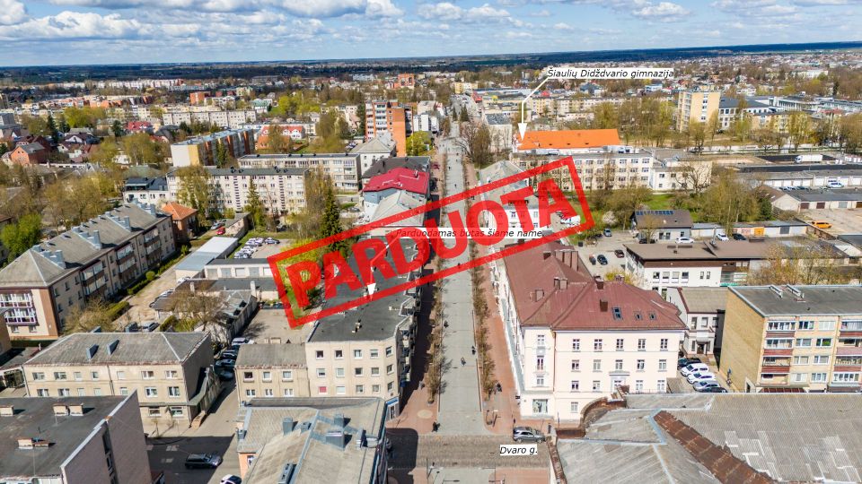 Miesto centre parduodamas erdvus vieno kambario (44,22 kv. m) butas prie pat centrinio bulvaro, Vilniaus g. 217, &Scaron;iauliuose.