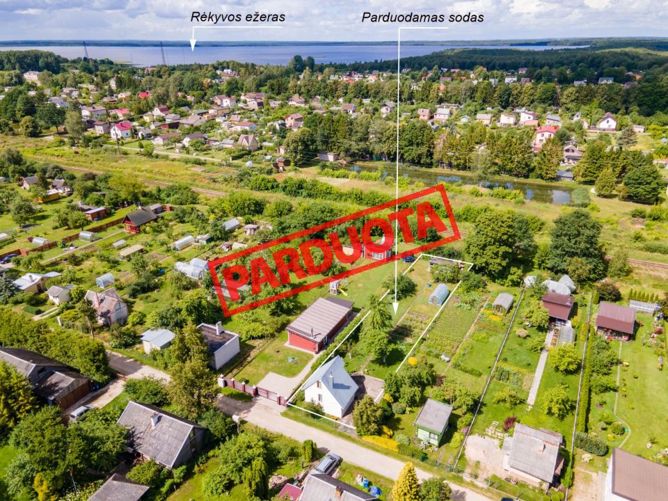 Parduodamas 8,10 arų sodo sklypas su mediniu 40,60 kv.m. bendro ploto vasarnamiu SB „Gintaras“ , Gintaro sodų 1-oji g., Šiaulių mieste