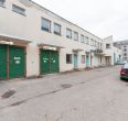 Miesto centre išnuomojamos dvi patalpos/garažai (33,77 ir 40,88 kv. m.), Dvaro g., Šiauliuose.