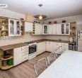 Parduodamas erdvus, pilnai įrengtas 316 m&sup2; ploto, 2 auk&scaron;tų mūrinis gyvenamasis namas su pusrūsiu ir ūkiniais pastatais Mažeikiuose, Kūlupio g.