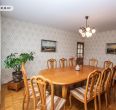 Parduodamas erdvus, pilnai įrengtas 316 m&sup2; ploto, 2 auk&scaron;tų mūrinis gyvenamasis namas su pusrūsiu ir ūkiniais pastatais Mažeikiuose, Kūlupio g.