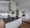 Parduodamas išskirtinis 277 m² namas su tiesioginiu priėjimu prie Šiaulių jūros – gyvenimas, kur harmoningai dera gamta ir elegancija!