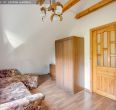 Parduodamas kompakti&scaron;kas gyvenamasis namas su 9,71 aro žemės sklypu Nepriklausomybės g. 31, Kelmėje.