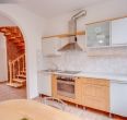 Parduodamas tvarkingas, pilnai įrengtas mūrinis namas Ukmergės g. 93, Šiauliai.