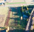 Prienų rajone, Žvyrynų k., šalia miško parduodamas mūrinis namas su 2,5 ha., žemės sklypu.