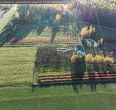 Prienų rajone, Žvyrynų k., šalia miško parduodamas mūrinis namas su 2,5 ha., žemės sklypu.