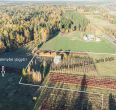 Prienų rajone, Žvyrynų k., šalia miško parduodamas mūrinis namas su 2,5 ha., žemės sklypu.