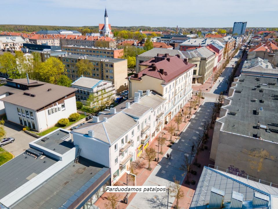Miesto centre, pėsčiųjų bulvare parduodamos komercinės paskirties patalpos, kurių bendras plotas yra 71,31 kv. m. Vilniaus g. 170, Šiauliuose.