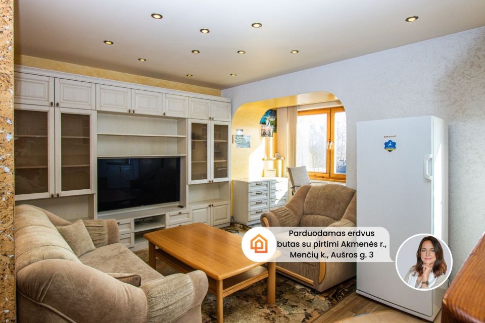 Parduodamas 2 kambarių, 50 kv.m. butas su židiniu ir pirtimi &scaron;alia Sablauskių tvenkinio, Akmenės r.