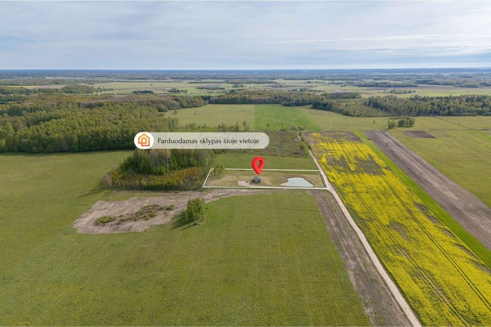Unikalioje vietoje šalia miško parduodamas 64,69 arų namų valdos sklypas su vasarnamiu Klaipėdos r., Girininkų k., Vėžaičių g