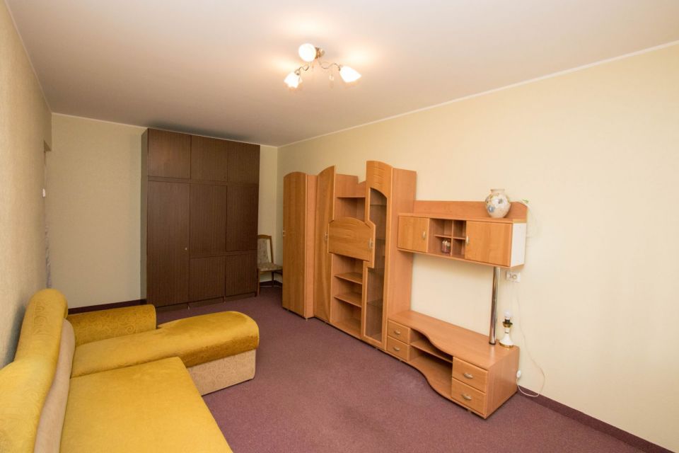 Išnuomojamas 2 kambarių butas arti Akropolio Šiauliuose, Krymo g. 24.