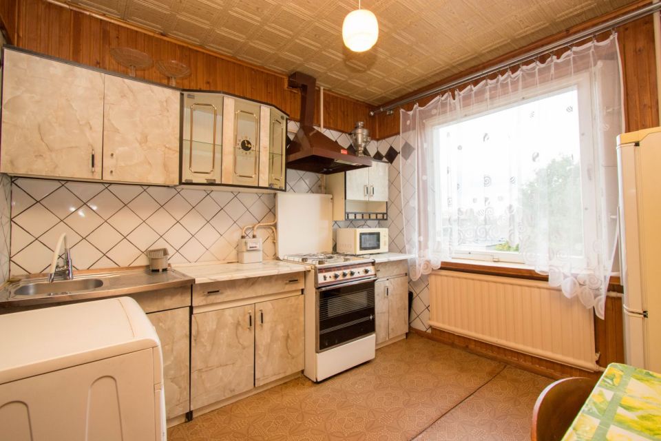 Išnuomojamas 2 kambarių butas arti Akropolio Šiauliuose, Krymo g. 24.