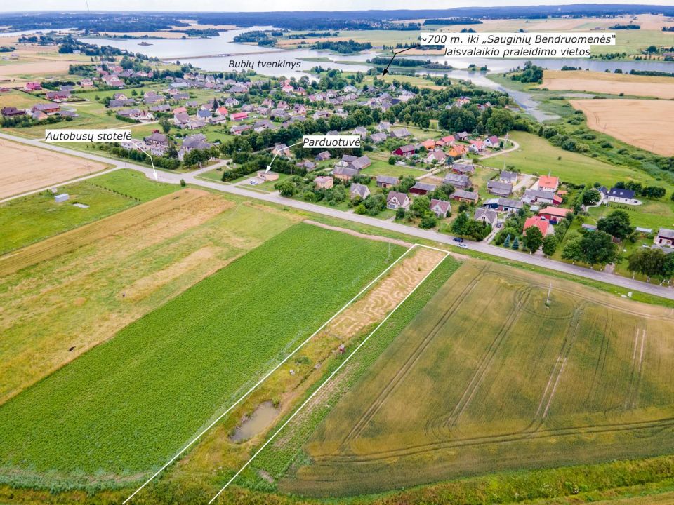Sklypo ribose visos miesto komunikacijos. Parduodamas 20,8 arų namų valdos sklypas Jonelaičių g. 9, Sauginiai, Šiaulių r.