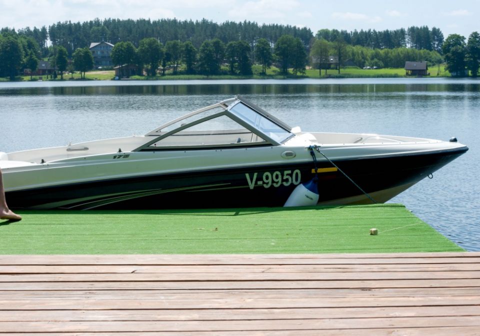 Parduodami unikalūs sklypai prie vandens telkinio, formuojamame 6 - ių erdvių sklypų, nedidelės koncentracijos kvartale - &bdquo;&Scaron;iaulių Jūros Krantas&ldquo;.