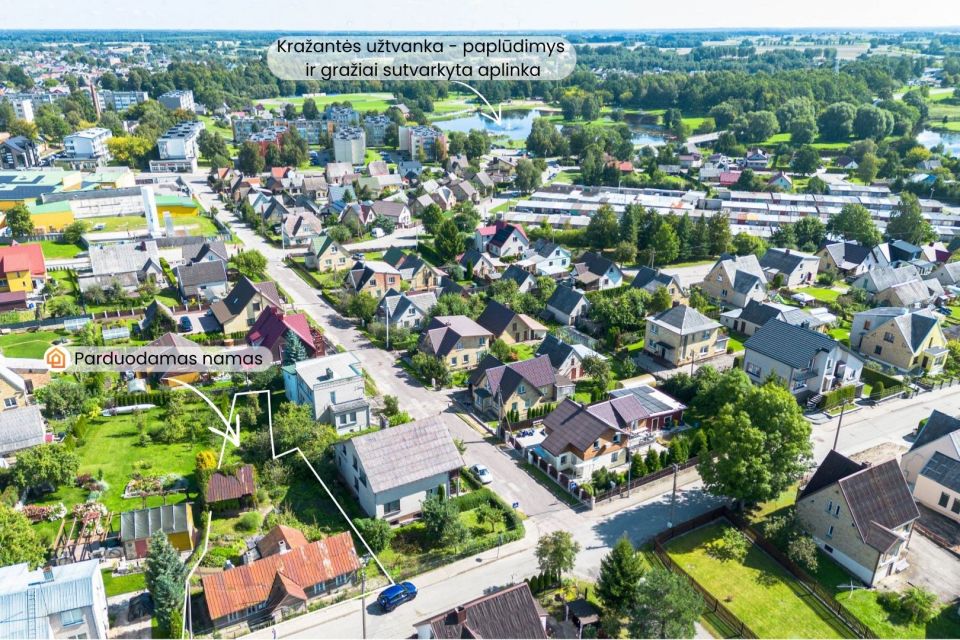 Parduodamas rąstinis namas su 6,37 arų žemės sklypu Kalnų g., Kelmėje.