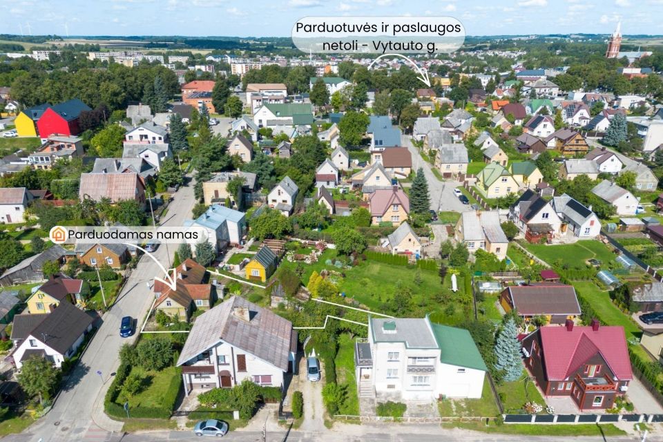 Parduodamas rąstinis namas su 6,37 arų žemės sklypu Kalnų g., Kelmėje.