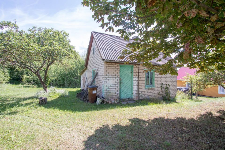 Gražioje vietoje! Parduodamas dviejų galų gyvenamasis namas - sodyba Telšių r., Pateklėnų k., Pateklos g.