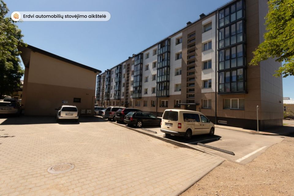 IŠMOKĖTA RENOVACIJA! Parduodamas 2 k. butas centre, Gedimino g., Telšiuose