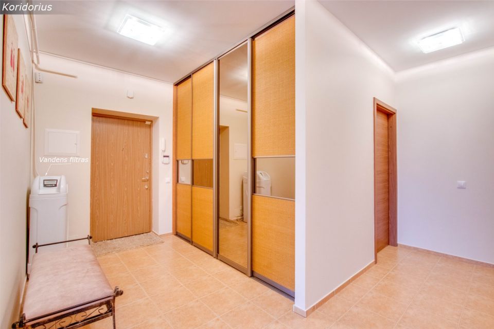 I&scaron;nuomojamas erdvus 3 kambarių butas &Scaron;iaulių mieste, Žaliūkių mikrorajone &ndash; Žaliūkių g. 71, &Scaron;iauliai