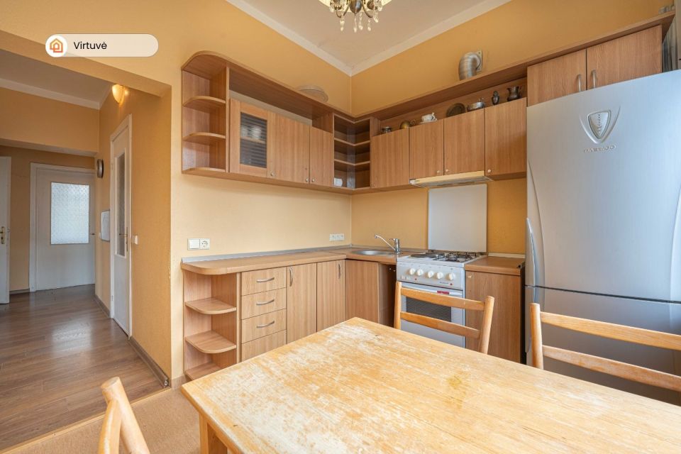 Išnuomojamas erdvus, šviesus ir jaukus 3 kambarių butas Klaipėdos centre, Danės g. 21