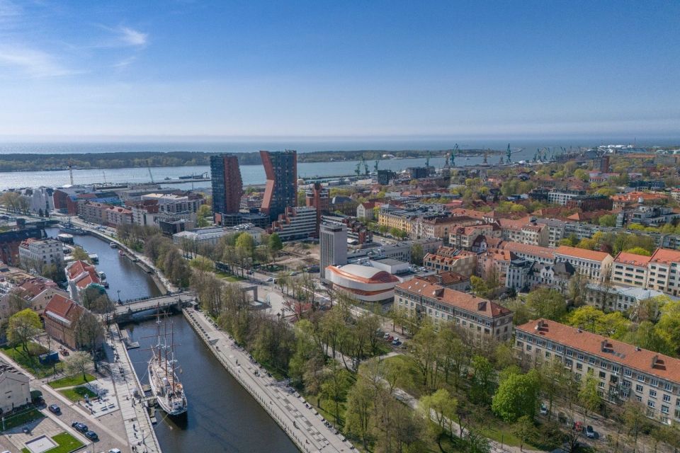 Išnuomojamas erdvus, šviesus ir jaukus 3 kambarių butas Klaipėdos centre, Danės g. 21