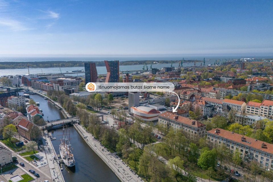 Išnuomojamas erdvus, šviesus ir jaukus 3 kambarių butas Klaipėdos centre, Danės g. 21
