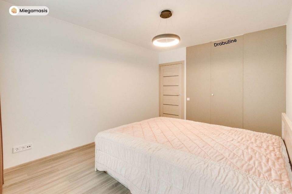 I&scaron;nuomojamas naujai kapitaliai suremontuotas 2 kambarių butas A. J. Greimo g. 62, &Scaron;iauliuose