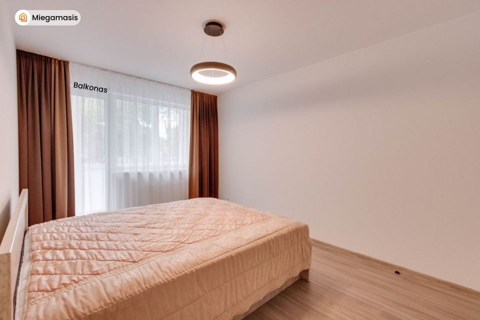 I&scaron;nuomojamas naujai kapitaliai suremontuotas 2 kambarių butas A. J. Greimo g. 62, &Scaron;iauliuose