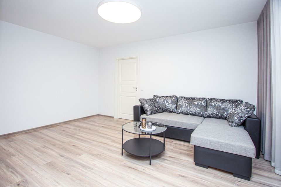 Išnuomojamas miesto centre pilnai įrengtas 2 kambarių butas, Vasario 16-osios g. 31, Šiauliuose