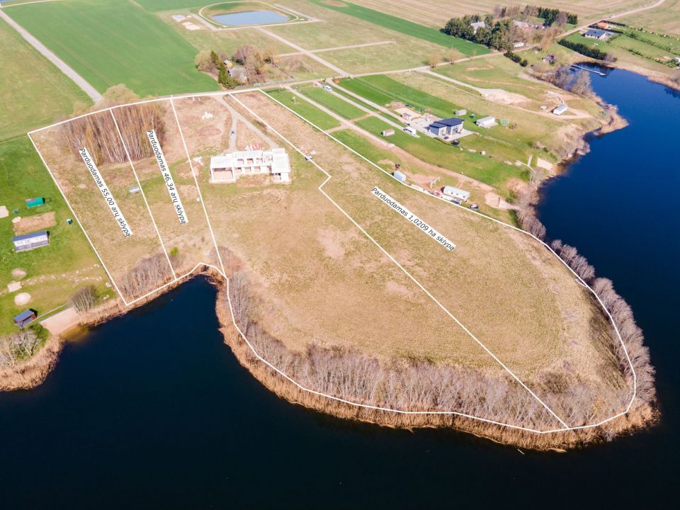 Išskirtinėje, unikalioje, gražioje bei ramioje vietoje, pusiasalyje prie Bubių tvenkinio parduodami sklypai