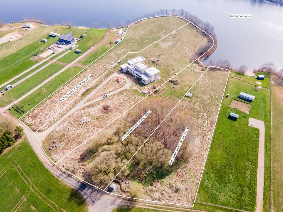 Išskirtinėje, unikalioje, gražioje bei ramioje vietoje, pusiasalyje prie Bubių tvenkinio parduodami sklypai