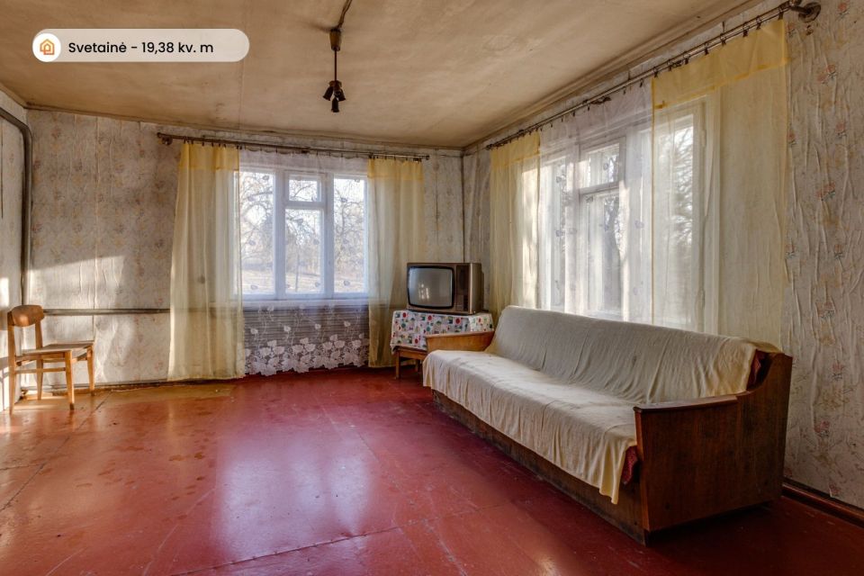 I&scaron;skirtinėje vietoje, ant upės kranto parduodama sodyba su 25,35 arų sklypu, Tel&scaron;iu rajone, Kaunatavoje, Dvaro g. 3